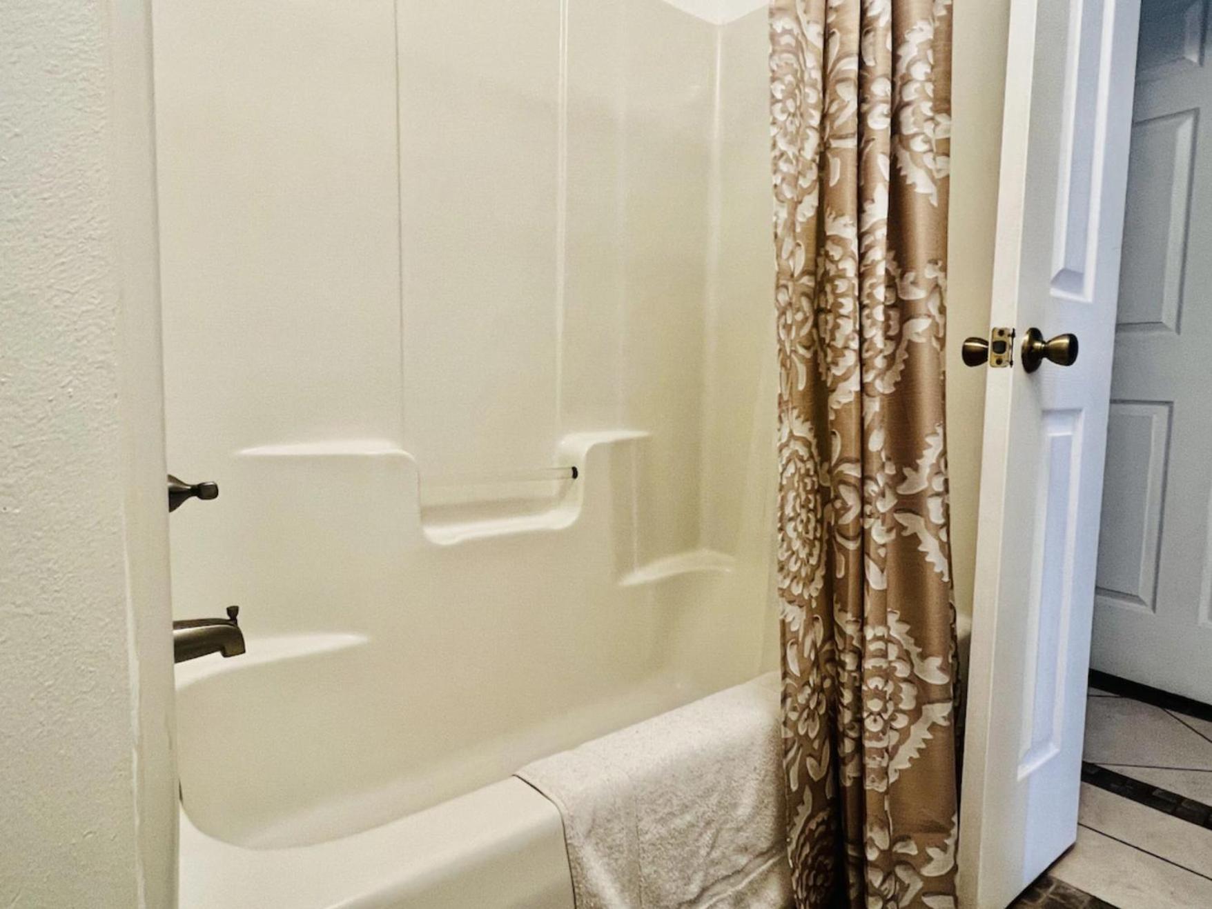 Charming 2 Bdr 1 Bath Home Fenced Byard N Pensacola Pet Friendly Close To Bases Екстер'єр фото